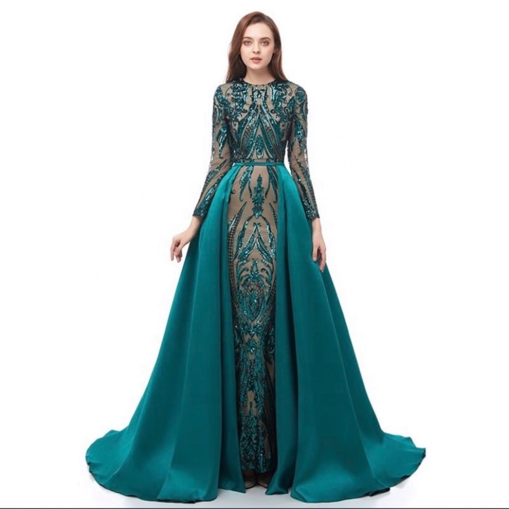 Elegant Green Evening Gown
